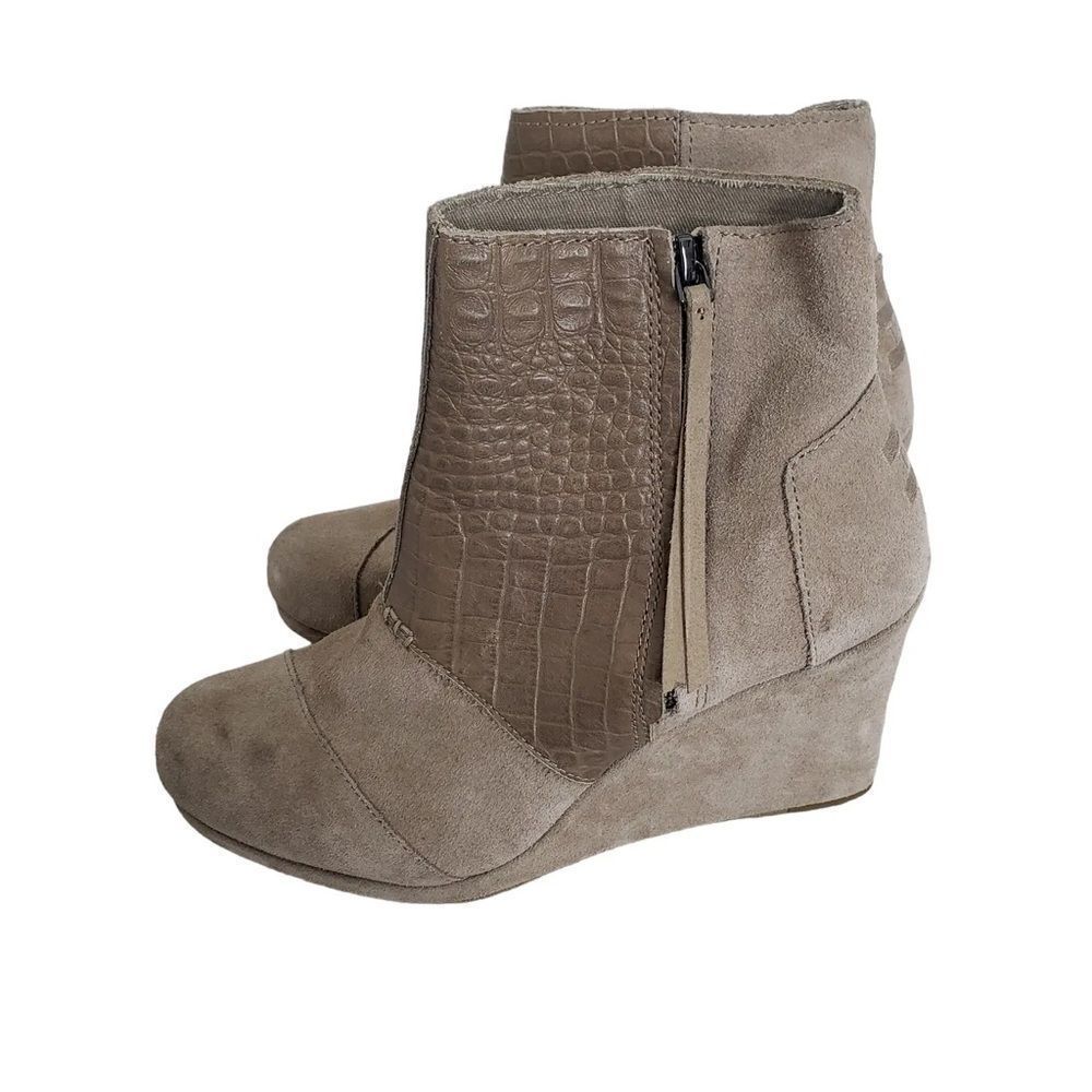 Toms taupe alligator embossed suede wedge bootie